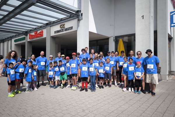 Das Bild zeigt die 43 Teilnehmer und Teilnehmerinnen der Bertholdschule am Stadtlauf 2026.